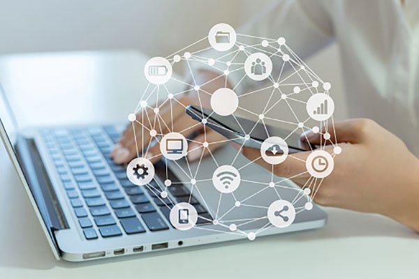 , Chargé de communication digitale
