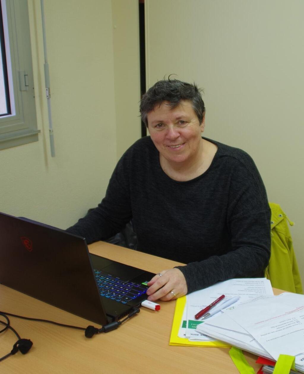 , Rachel Le Balch, conseillère numérique au service des Plédranais