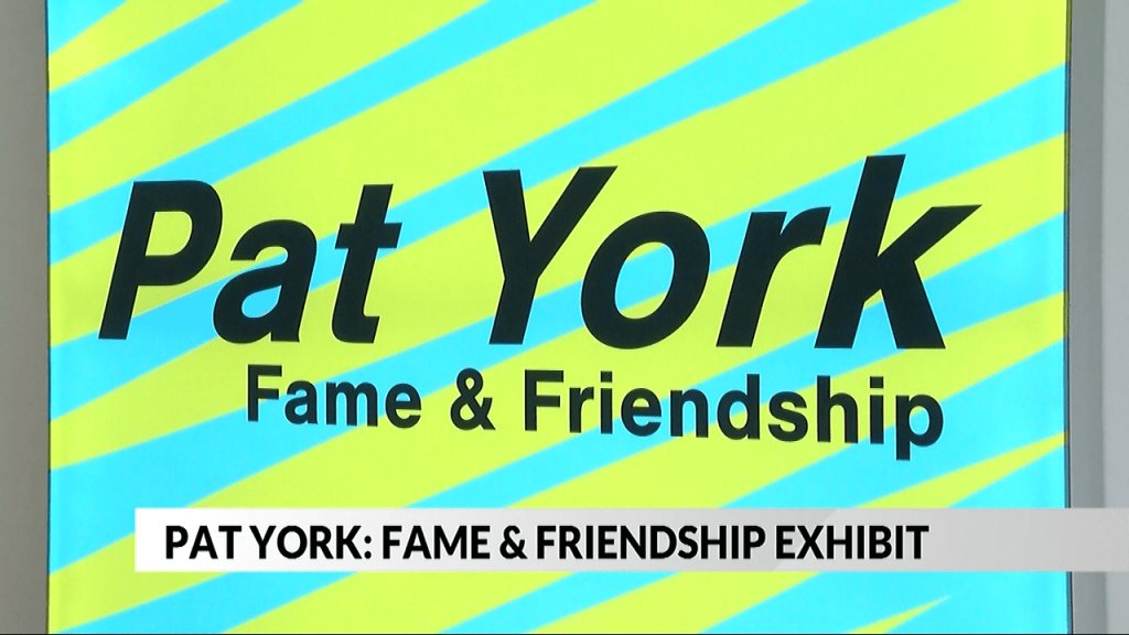 , Un aperçu de l’exposition Pat York : la renommée et l’amitié – ABC 6 News