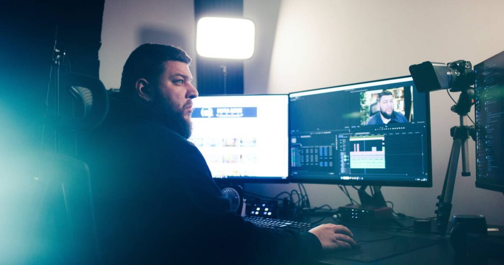 , «Des gens sont endoctrinés par les influenceurs et les vidéos de la fachosphère» – Libération