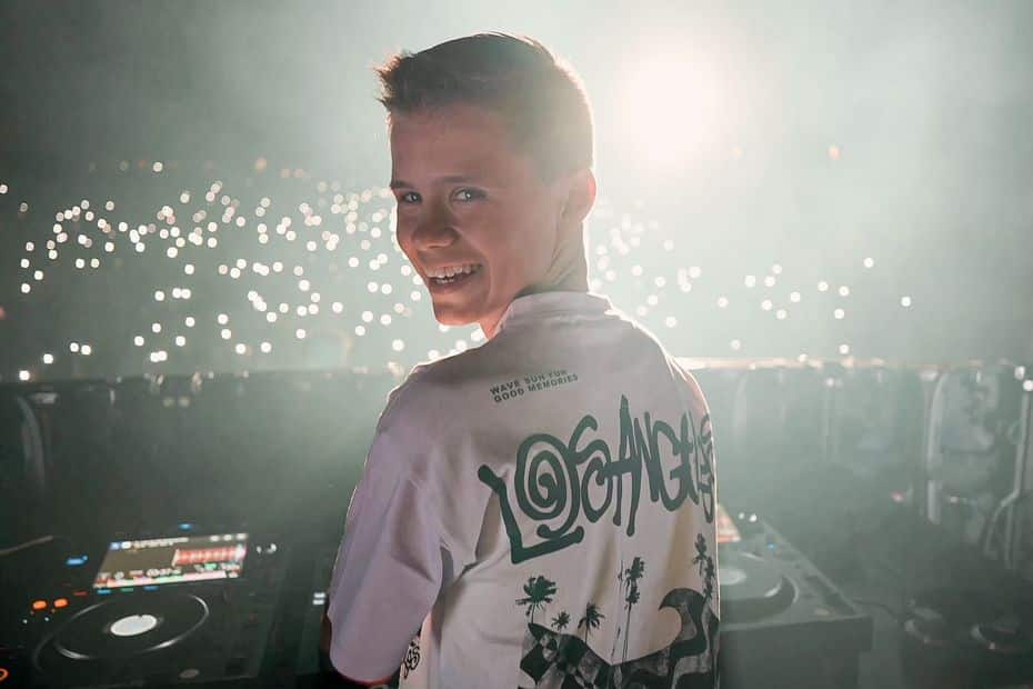 , INSOLITE. DJ depuis ses 5 ans, Ewan mixe dans les festivals et boîtes de nuit de toute la France