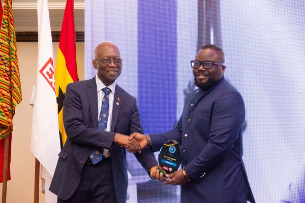 , Le PDG du groupe Prebbie honoré lors de la 8e édition du Corporate Ghana Hall of Fame, 2024 | Réseaux sociaux