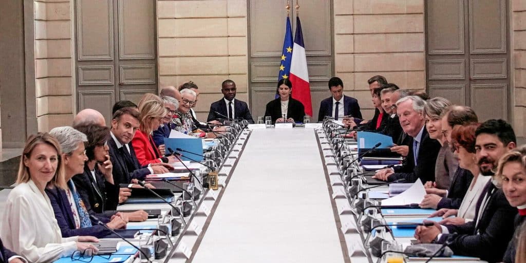 , Pourquoi la France se porte mieux sans gouvernement