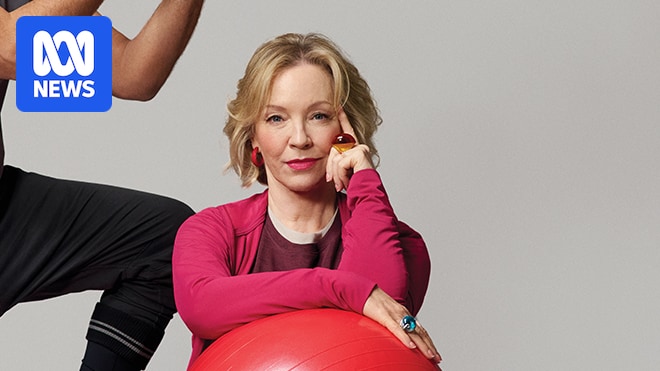 , Rebecca Gibney revient sur scène pour la première fois depuis 2006 lors de la saison 2025 de la Sydney Theatre Company