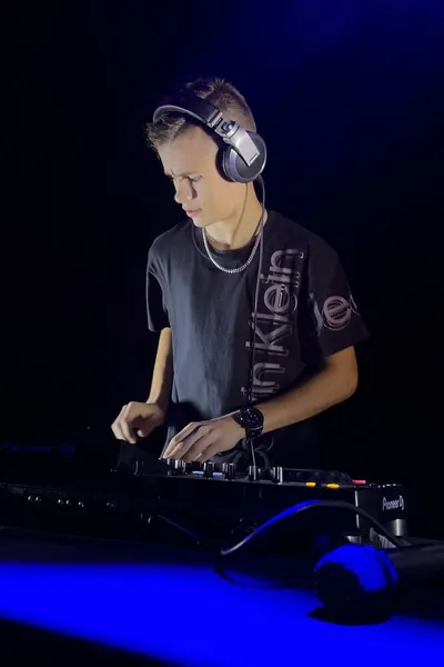 Malgr&eacute; ses 15 ans, la notori&eacute;t&eacute; de DJ Ewan 23 d&eacute;passe largement aujourd'hui celle de sa r&eacute;gion natale, l'Alsace.