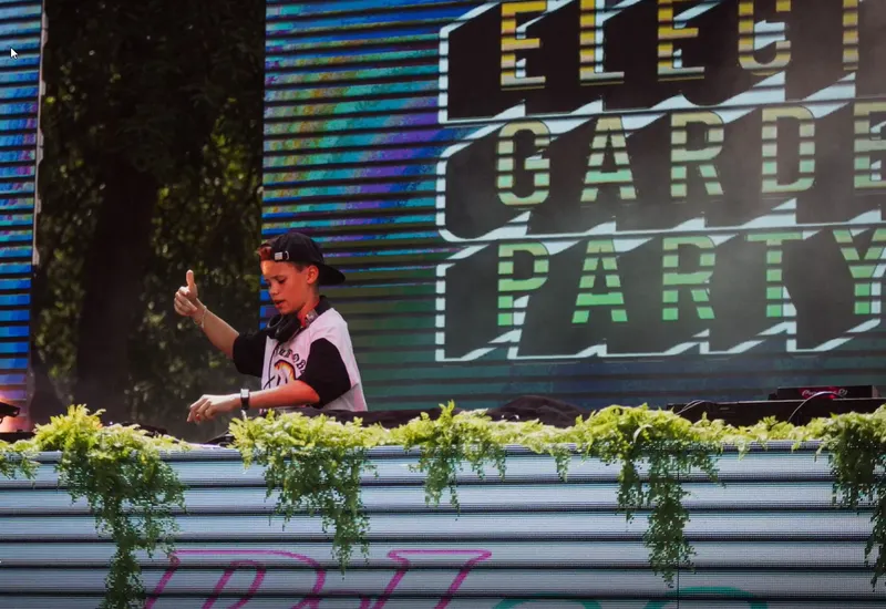 Ewan Schutz, alias DJ Ewan 23 &agrave; l'Electro Garden Party du Pradet (83), en 2022.