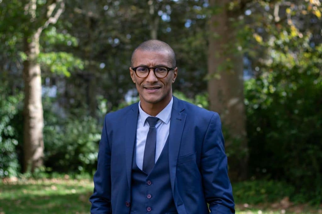 , Karim Bouamrane, le nouveau visage de la social-démocratie issue de la banlieue