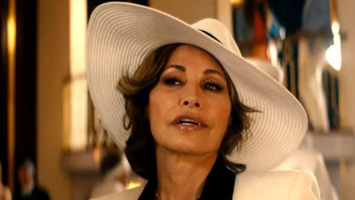 Gina Gershon dans l'épisode 3 de