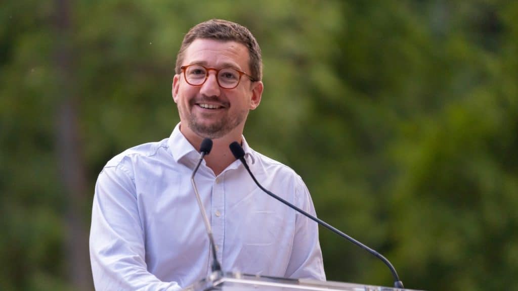 , « on va accueillir le plus grand événement du monde, on a 5 ans de travail avec le sourire » réagit A. Murgia