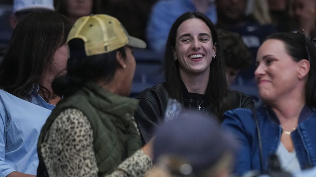 , Le petit ami de l’entraîneur majordome de Caitlin Clark est décrit de manière hilarante à travers sa renommée