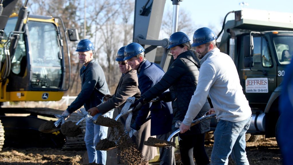 , Pourquoi la société Hall of Fame Resort deviendrait-elle privée ?