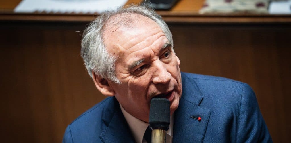 , Un gouvernement pour Noël : entre urgences budgétaires et fragilités politiques