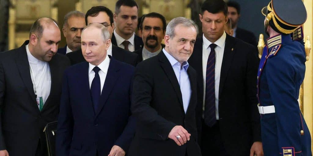 , la Russie et l’Iran signent un accord prévoyant notamment le renforcement de leur « coopération militaire »