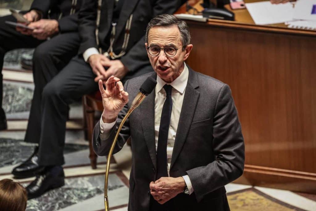 , Bruno Retailleau, désormais candidat à la présidence de LR, lance une inévitable « guerre des chefs » à droite