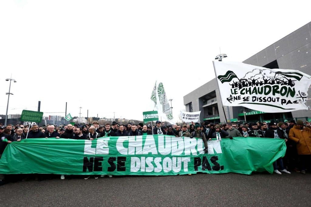 , « Les dissolutions de groupes ultras sont inefficaces, mais Bruno Retailleau y voit une occasion politique à saisir »