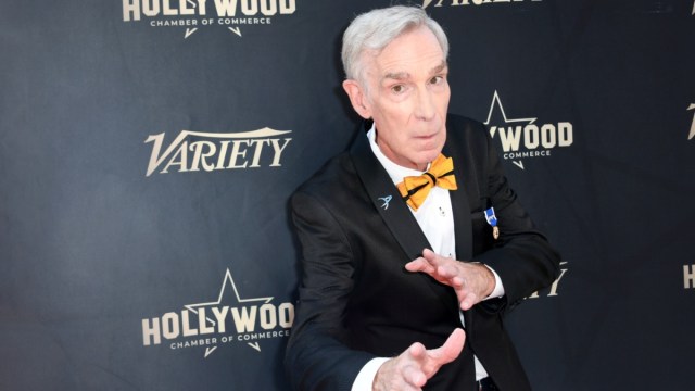 , Bill Nye est honoré avec Star on Hollywood Walk of Fame