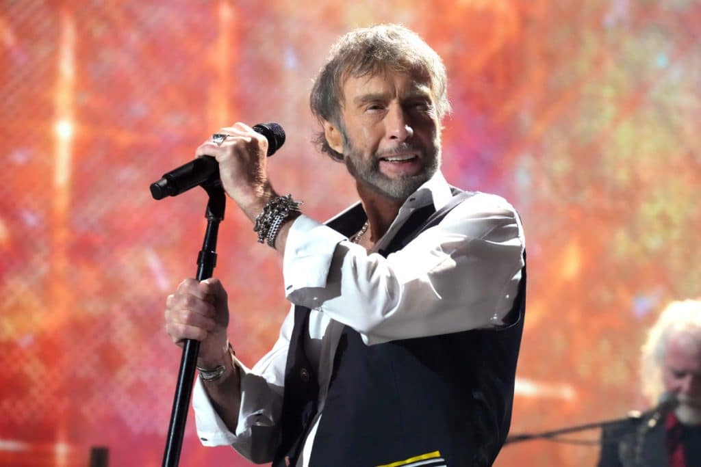 , Paul Rodgers fait allusion à une mauvaise performance de l’entreprise lors de son intronisation au Rock & Roll Hall of Fame
